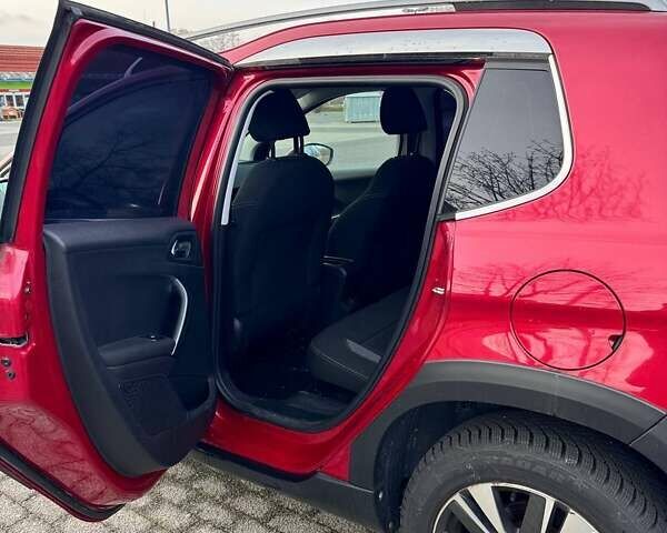 Червоний Пежо 2008, об'ємом двигуна 1.2 л та пробігом 37 тис. км за 14000 $, фото 6 на Automoto.ua