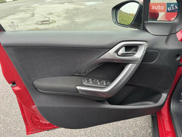 Красный Пежо 2008, объемом двигателя 1.2 л и пробегом 38 тыс. км за 13500 $, фото 22 на Automoto.ua