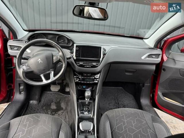 Красный Пежо 2008, объемом двигателя 1.2 л и пробегом 74 тыс. км за 13000 $, фото 1 на Automoto.ua
