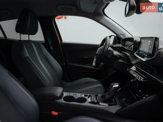 Пежо 2008 2020 в Киеве на Automoto.ua Красный Пежо 2008, объемом двигателя 1.2 л и пробегом 55 тыс. км за 18769 $, фото 10 на Automoto.ua