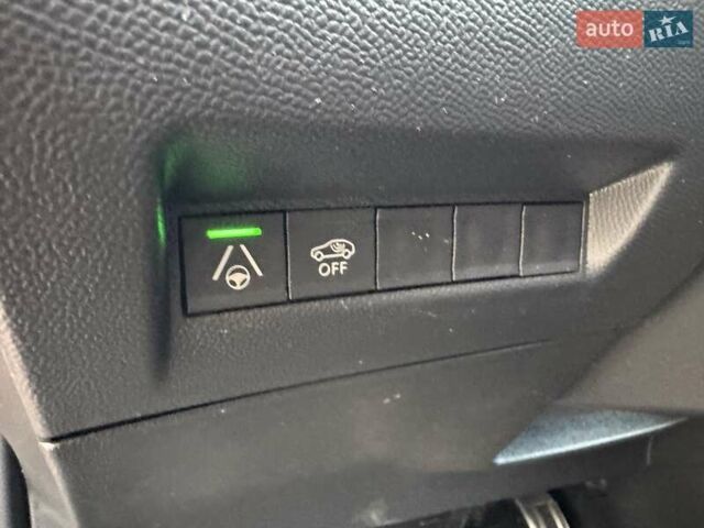 Красный Пежо 2008, объемом двигателя 1.5 л и пробегом 23 тыс. км за 26500 $, фото 29 на Automoto.ua