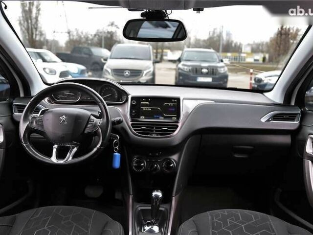 Пежо 2008, объемом двигателя 1.2 л и пробегом 134 тыс. км за 10900 $, фото 12 на Automoto.ua