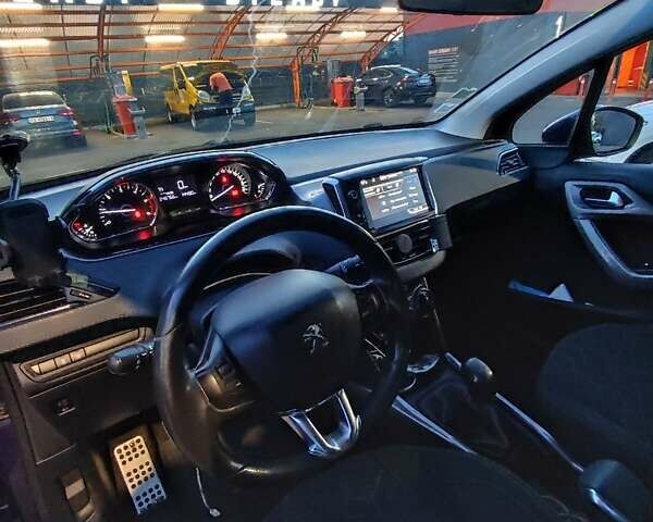 Пежо 2008, об'ємом двигуна 1.6 л та пробігом 269 тис. км за 9400 $, фото 3 на Automoto.ua