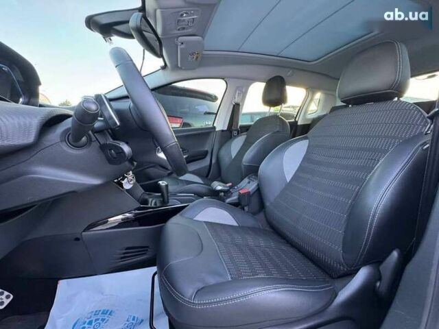 Пежо 2008, объемом двигателя 1.6 л и пробегом 52 тыс. км за 12100 $, фото 15 на Automoto.ua