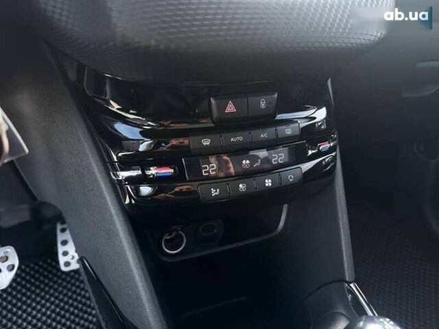 Пежо 2008, объемом двигателя 1.6 л и пробегом 137 тыс. км за 11500 $, фото 15 на Automoto.ua