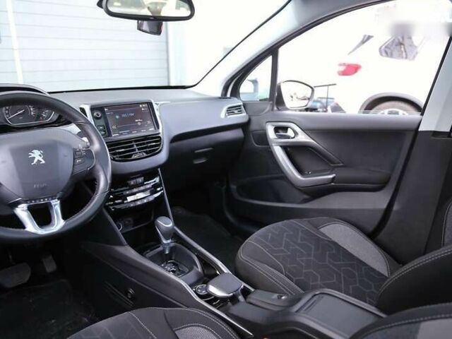 Пежо 2008, объемом двигателя 1.2 л и пробегом 99 тыс. км за 12900 $, фото 17 на Automoto.ua