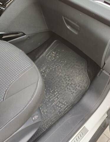 Пежо 2008, объемом двигателя 1.2 л и пробегом 96 тыс. км за 12500 $, фото 21 на Automoto.ua