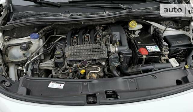 Пежо 2008, объемом двигателя 1.2 л и пробегом 96 тыс. км за 12500 $, фото 5 на Automoto.ua
