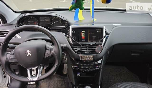 Пежо 2008, объемом двигателя 1.2 л и пробегом 96 тыс. км за 12500 $, фото 14 на Automoto.ua