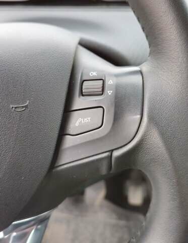 Пежо 2008, объемом двигателя 1.2 л и пробегом 96 тыс. км за 12500 $, фото 23 на Automoto.ua