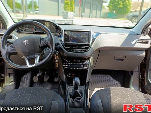 Пежо 2008, об'ємом двигуна 1.1 л та пробігом 98 тис. км за 10500 $, фото 5 на Automoto.ua
