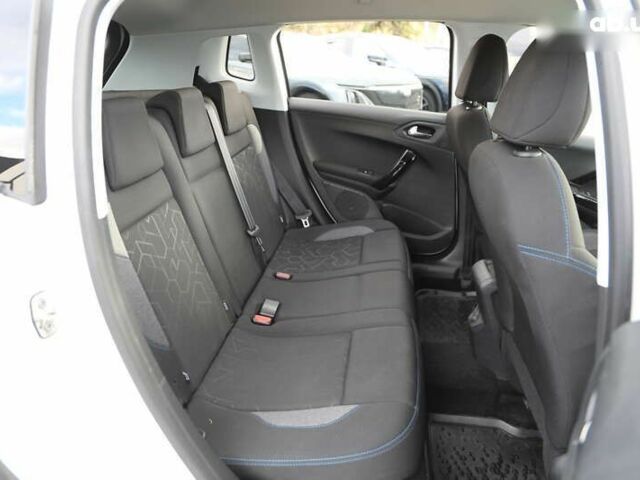 Пежо 2008, объемом двигателя 0 л и пробегом 69 тыс. км за 11500 $, фото 8 на Automoto.ua