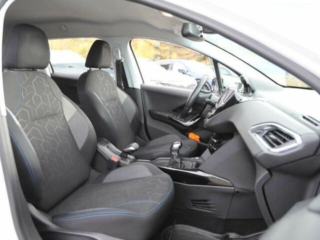 Пежо 2008, объемом двигателя 0 л и пробегом 69 тыс. км за 11500 $, фото 9 на Automoto.ua