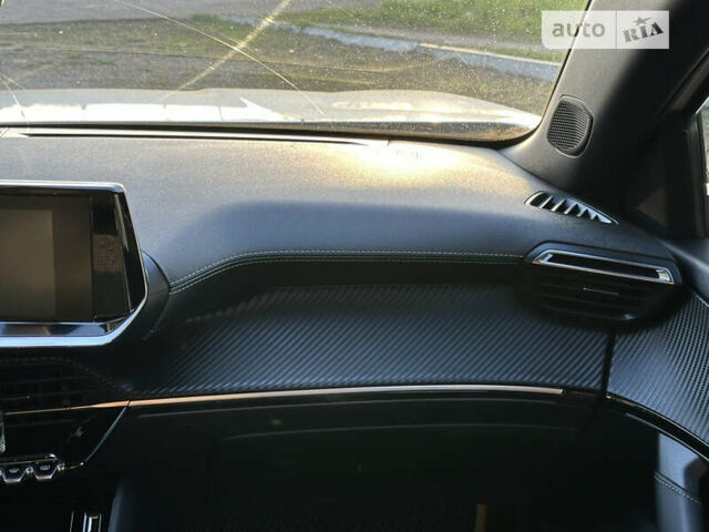 Пежо 2008, объемом двигателя 1.2 л и пробегом 49 тыс. км за 20000 $, фото 26 на Automoto.ua