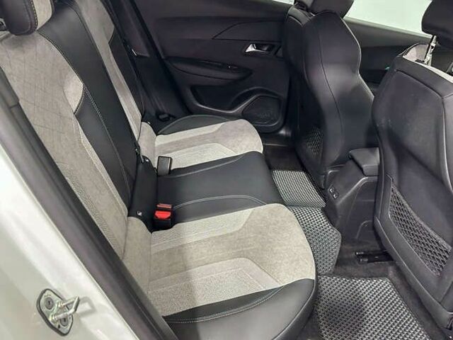 Пежо 2008, объемом двигателя 0 л и пробегом 73 тыс. км за 17450 $, фото 9 на Automoto.ua