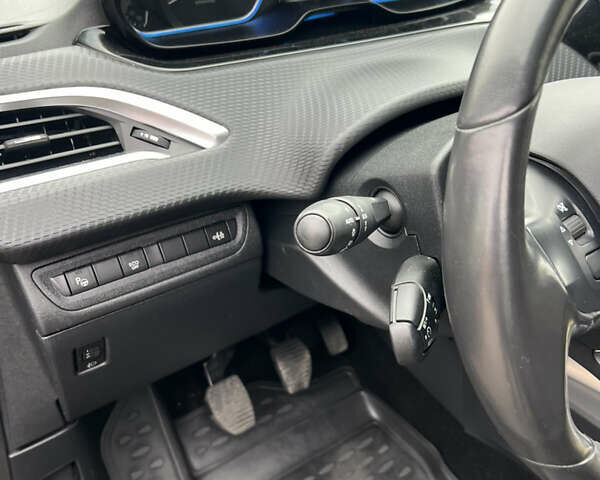 Серый Пежо 2008, объемом двигателя 1.6 л и пробегом 168 тыс. км за 10300 $, фото 41 на Automoto.ua