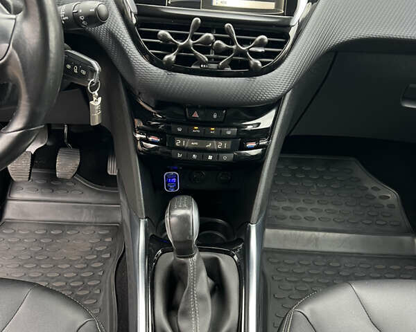 Серый Пежо 2008, объемом двигателя 1.6 л и пробегом 168 тыс. км за 10300 $, фото 39 на Automoto.ua