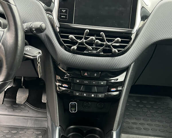 Серый Пежо 2008, объемом двигателя 1.6 л и пробегом 168 тыс. км за 10300 $, фото 21 на Automoto.ua