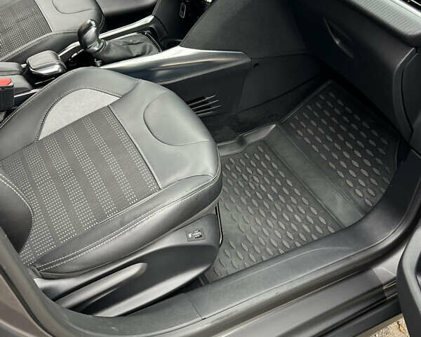 Серый Пежо 2008, объемом двигателя 1.6 л и пробегом 168 тыс. км за 10300 $, фото 19 на Automoto.ua