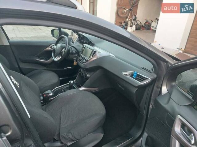 Пежо 2008 2014 у Дунаевцах на Automoto.ua Сірий Пежо 2008, об'ємом двигуна 1.6 л та пробігом 179 тис. км за 10000 $, фото 7 на Automoto.ua