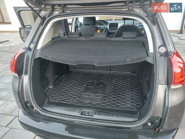 Пежо 2008 2014 у Дунаевцах на Automoto.ua Сірий Пежо 2008, об'ємом двигуна 1.6 л та пробігом 179 тис. км за 10000 $, фото 5 на Automoto.ua