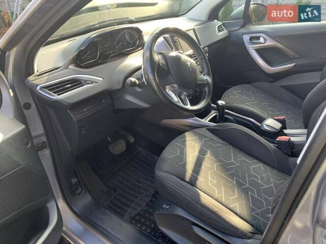 Серый Пежо 2008, объемом двигателя 1.2 л и пробегом 83 тыс. км за 10500 $, фото 15 на Automoto.ua