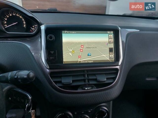 Пежо 2008 2014 у Дунаевцах на Automoto.ua Сірий Пежо 2008, об'ємом двигуна 1.6 л та пробігом 179 тис. км за 10000 $, фото 11 на Automoto.ua
