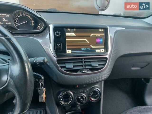 Пежо 2008 2014 у Дунаевцах на Automoto.ua Сірий Пежо 2008, об'ємом двигуна 1.6 л та пробігом 179 тис. км за 10000 $, фото 12 на Automoto.ua