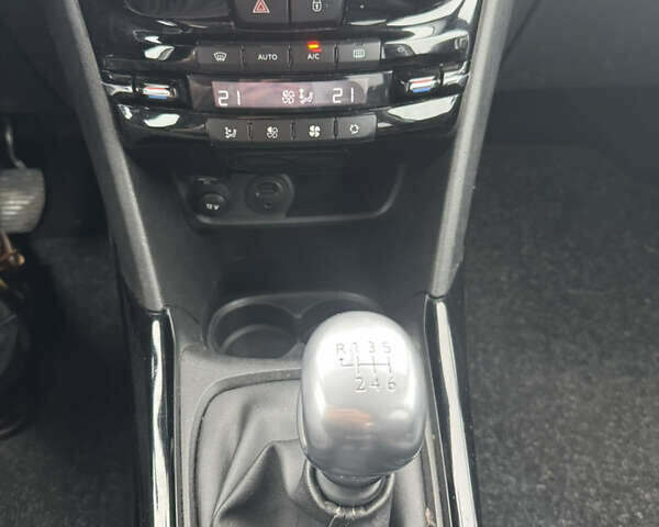 Серый Пежо 2008, объемом двигателя 1.6 л и пробегом 221 тыс. км за 9900 $, фото 11 на Automoto.ua