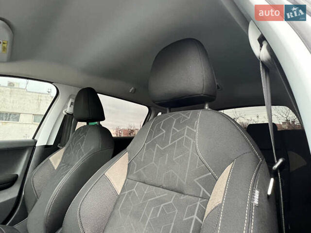 Серый Пежо 2008, объемом двигателя 1.6 л и пробегом 206 тыс. км за 10599 $, фото 39 на Automoto.ua