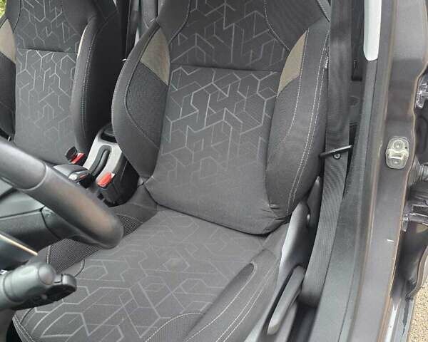 Серый Пежо 2008, объемом двигателя 1.6 л и пробегом 193 тыс. км за 9800 $, фото 13 на Automoto.ua