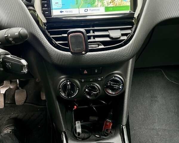 Сірий Пежо 2008, об'ємом двигуна 1.2 л та пробігом 76 тис. км за 10000 $, фото 4 на Automoto.ua
