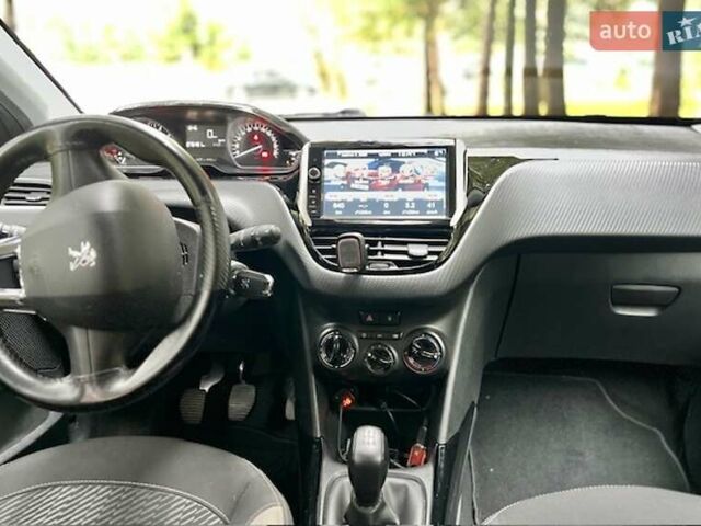 Сірий Пежо 2008, об'ємом двигуна 1.2 л та пробігом 76 тис. км за 10000 $, фото 3 на Automoto.ua