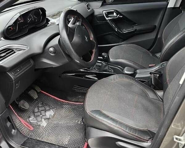 Сірий Пежо 2008, об'ємом двигуна 1.2 л та пробігом 146 тис. км за 8750 $, фото 6 на Automoto.ua