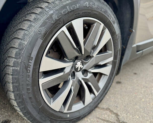 Серый Пежо 2008, объемом двигателя 1.2 л и пробегом 67 тыс. км за 13600 $, фото 11 на Automoto.ua