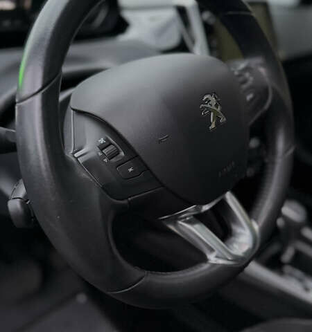 Серый Пежо 2008, объемом двигателя 1.2 л и пробегом 45 тыс. км за 13400 $, фото 5 на Automoto.ua