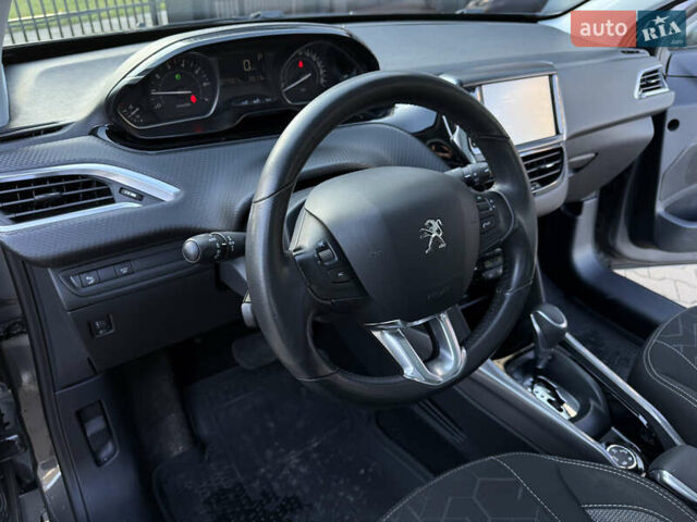 Пежо 2008 2017 у Києві на Automoto.ua Сірий Пежо 2008, об'ємом двигуна 1.2 л та пробігом 77 тис. км за 10900 $, фото 11 на Automoto.ua