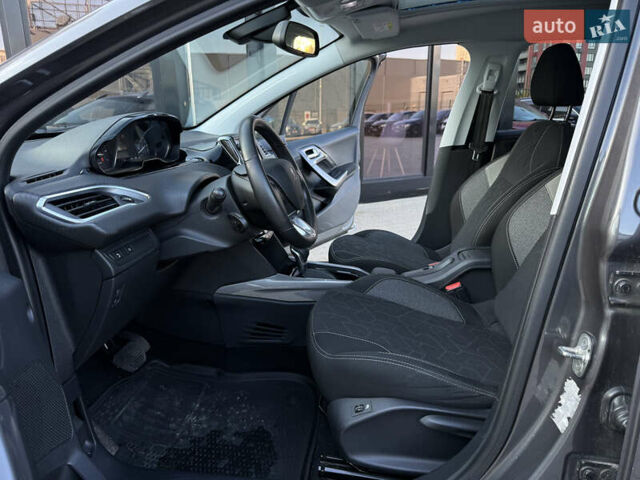 Пежо 2008 2017 у Києві на Automoto.ua Сірий Пежо 2008, об'ємом двигуна 1.2 л та пробігом 77 тис. км за 10900 $, фото 13 на Automoto.ua