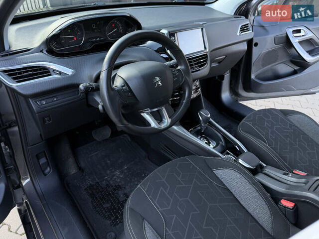 Пежо 2008 2017 у Києві на Automoto.ua Сірий Пежо 2008, об'ємом двигуна 1.2 л та пробігом 77 тис. км за 10900 $, фото 10 на Automoto.ua