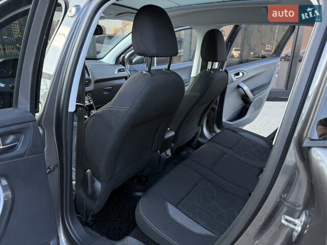 Пежо 2008 2017 у Києві на Automoto.ua Сірий Пежо 2008, об'ємом двигуна 1.2 л та пробігом 77 тис. км за 10900 $, фото 15 на Automoto.ua