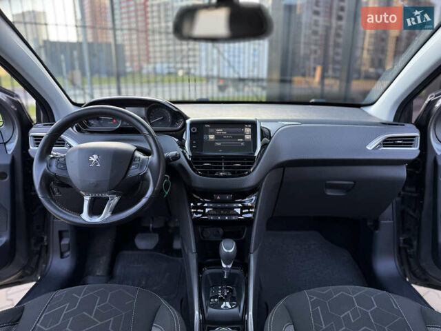 Пежо 2008 2017 у Києві на Automoto.ua Сірий Пежо 2008, об'ємом двигуна 1.2 л та пробігом 77 тис. км за 10900 $, фото 21 на Automoto.ua