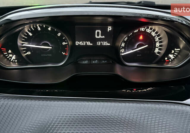 Серый Пежо 2008, объемом двигателя 1.2 л и пробегом 45 тыс. км за 13400 $, фото 6 на Automoto.ua