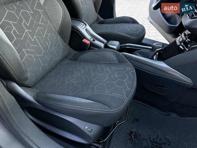 Пежо 2008 2017 у Києві на Automoto.ua Сірий Пежо 2008, об'ємом двигуна 1.2 л та пробігом 77 тис. км за 10900 $, фото 19 на Automoto.ua