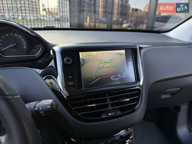 Пежо 2008 2017 у Києві на Automoto.ua Сірий Пежо 2008, об'ємом двигуна 1.2 л та пробігом 77 тис. км за 10900 $, фото 27 на Automoto.ua