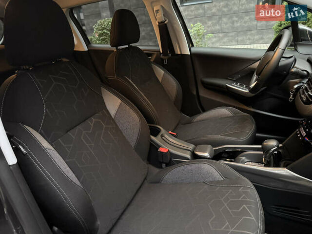 Сірий Пежо 2008, об'ємом двигуна 1.2 л та пробігом 90 тис. км за 12400 $, фото 54 на Automoto.ua