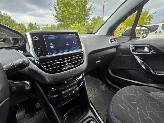 Пежо 2008 2019 в Хмельницком на Automoto.ua Серый Пежо 2008, объемом двигателя 1.2 л и пробегом 65 тыс. км за 11899 $, фото 22 на Automoto.ua