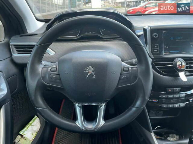 Пежо 2008 2019 у Києві на Automoto.ua Сірий Пежо 2008, об'ємом двигуна 1.2 л та пробігом 51 тис. км за 10950 $, фото 8 на Automoto.ua