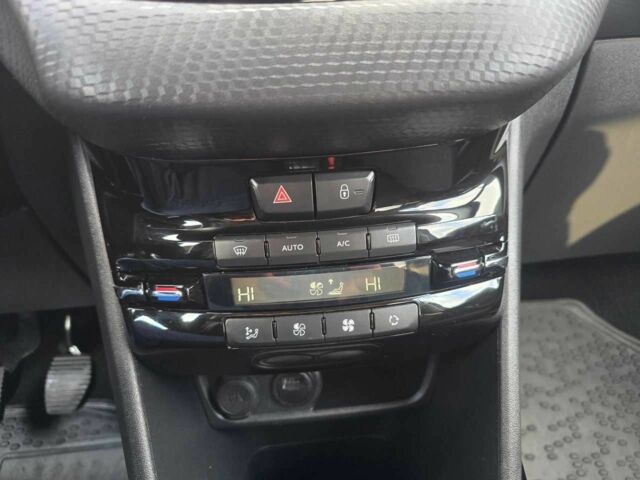 Пежо 2008 2019 в Хмельницком на Automoto.ua Серый Пежо 2008, объемом двигателя 1.2 л и пробегом 65 тыс. км за 11899 $, фото 21 на Automoto.ua