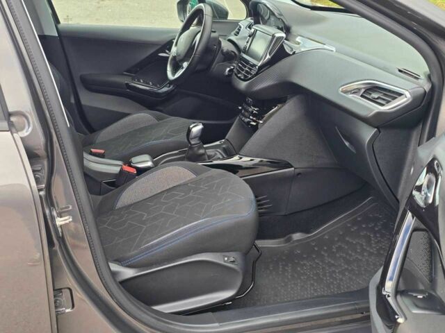 Пежо 2008 2019 в Хмельницком на Automoto.ua Серый Пежо 2008, объемом двигателя 1.2 л и пробегом 65 тыс. км за 11899 $, фото 15 на Automoto.ua