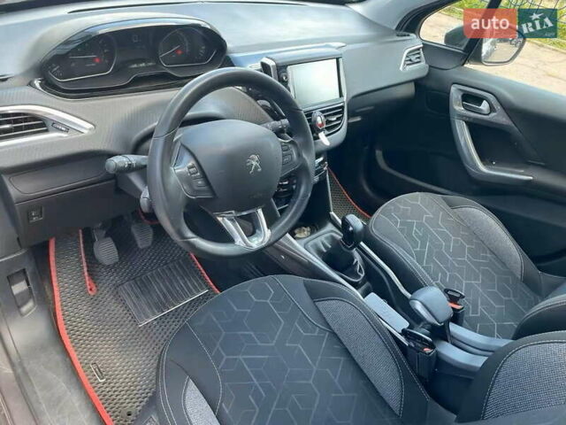 Пежо 2008 2019 у Києві на Automoto.ua Сірий Пежо 2008, об'ємом двигуна 1.2 л та пробігом 51 тис. км за 10950 $, фото 12 на Automoto.ua